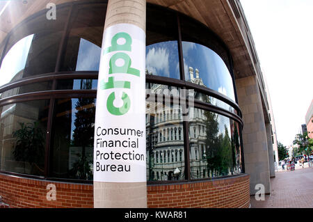 Il Consumer Financial Protection Bureau a Washington D.C. L'agenzia che è stato progettato per proteggere i consumatori dalle pratiche predatorie da parte del settore bancario è previsto per allentare i regolamenti a seguito delle dimissioni del suo ex direttore Richard Cordray, e come Presidente Trump mette il suo timbro su di esso. Foto Stock