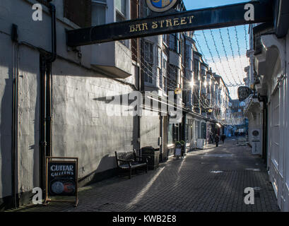 Shopping di Natale Su Bar Street a Scarborough Town Center su un bel giorno di dicembre Foto Stock