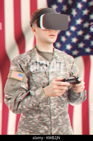 In ambienti chiusi immagine ravvicinata del soldato indossando occhiali VR e controller in mani. Immagine filtrata: Croce trasformati effetto vintage. Foto Stock