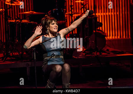 Il cantante americana, musicista e cantautore Beth Hart esegue un concerto dal vivo presso il DR Koncerthuset in Copenhagen. Danimarca, 14/11 2013. Foto Stock