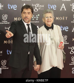 MADRID, Spagna - 09 febbraio: Carlos Bardem (Javier Bardem del fratello) e fidanzata Celia Ges frequenta Goya Cinema Awards 2014 presso il Centro de Congresos Príncipe Felipe il 9 febbraio 2014 a Madrid, in Spagna le persone: Javier Bardem Pilar Bardem Foto Stock