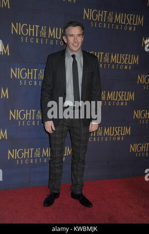 NEW YORK, NY - 11 dicembre: Steve Coogan assiste il 'Notte al Museo: Segreto della tomba " New York Premiere al Teatro Ziegfeld su dicembre 11, 2014 in New York City. Persone: Steve Coogan Foto Stock