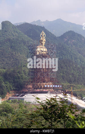 Nuova Statua di Buddha di Zang nesr Jiuhua Shan village, Cina Foto Stock