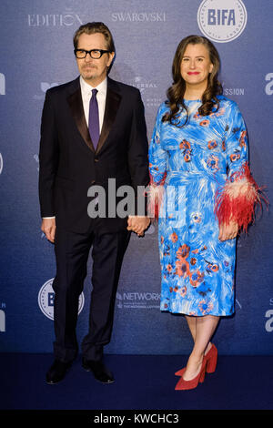 Gary Oldman e Gisele Schmidt al British Independent Film Awards di domenica 10 dicembre 2017 presso il vecchio mercato di Billingsgate, Londra. Nella foto: Gary Oldman , Gisele Schmidt. Foto Stock