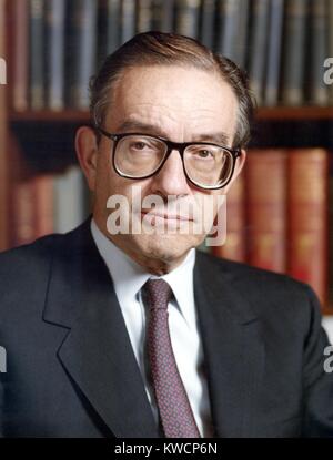 Alan Greenspan era il Presidente della Riserva Federale degli Stati Uniti dal 1987 al 2006. Mentre egli è stato presidente durante un periodo di eccezione la crescita economica, la sua politica di allentamento della politica monetaria ha contribuito ai mutui subprime crisi, che ha causato il 2008 il mercato azionario si tuffano e i seguenti periodi di recessione. - (BSLOC 2015 1 106) Foto Stock