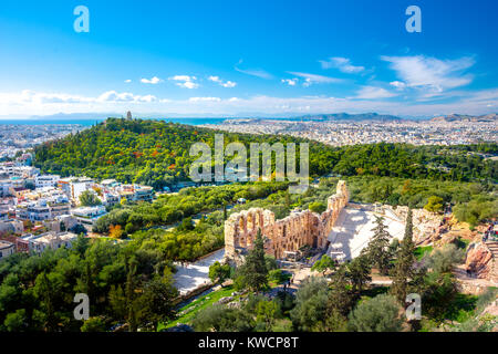 Il teatro di Herodion Atticus sotto le rovine di Acropoli di Atene, Grecia. Foto Stock