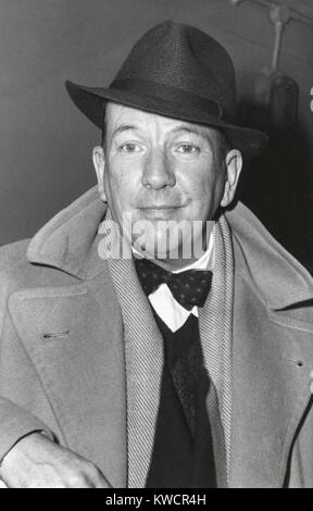 Noel Coward, drammaturgo inglese, compositore, il regista e attore nel 1949. - (BSLOC 2014 17 193) Foto Stock