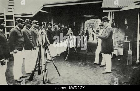 Regina Liliuokalanis guardie domestici sciolto da Col. J.H. Soper, dopo monarchys rovesciare. Gennaio 1893 (BSLOC 2017 20 61) Foto Stock