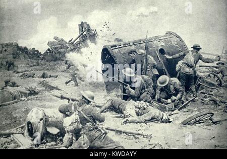 Guerra mondiale 1. Somme offensivo. Soldati canadesi combattimenti a Courcellette, Sett. 15, 1916 intorno alla raffineria di zucchero. Gli uomini lobbed bombe da dietro il coperchio di parti del distrutto raffineria. La battaglia è stata una breve e feroce impegno e quando i tedeschi si ritirarono, la raffineria è stata catturata dal XXI Battaglione, chi ha preso 150 prigionieri tedeschi. (BSLOC 2013 1 129) Foto Stock