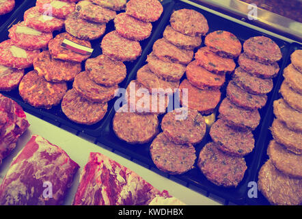 Burger assort sul contatore in bakers shop, close up Foto Stock