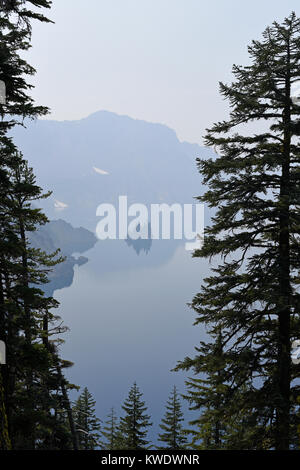 The Phantom Ship nel Parco nazionale di Crater Lake in Oregon, Stati Uniti Foto Stock