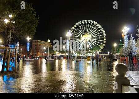 Ruota panoramica Ferris di nizza costa azzurra, di notte durante il tempo di Natale Foto Stock