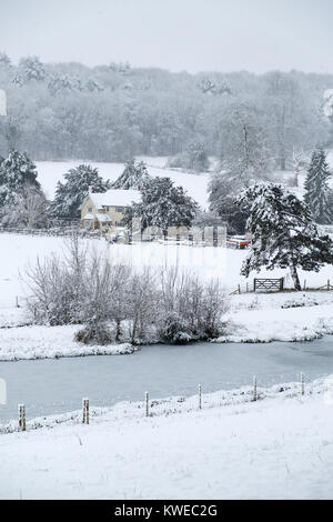 Agriturismo in Chilterns nevoso, Valle di scacchi Foto Stock