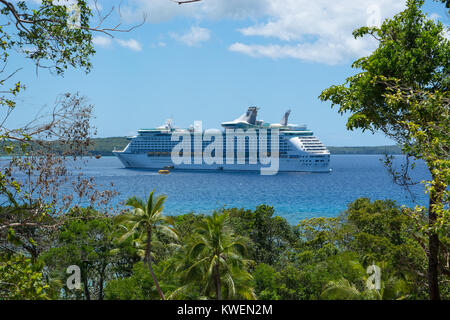 Voyager dei mari ancorato in Santal Bay, Lifou. Foto Stock