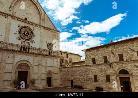 La Cattedrale di San Rufino è la Cattolica principale luogo di culto della città di Assisi, Foto Stock