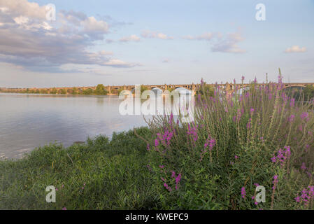 Veterans Memorial ponte che attraversa il fiume Susquehanna tra Wrightsville PA e Columbia PA Foto Stock