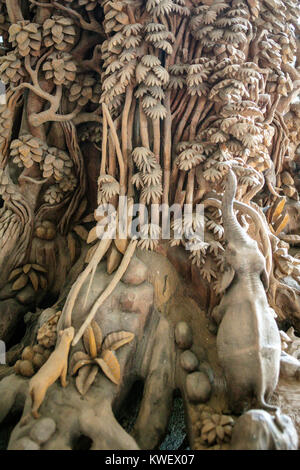 Tailandese tradizionale scultura in legno, Tambon Damnoen Saduak, Thailandia. Foto Stock