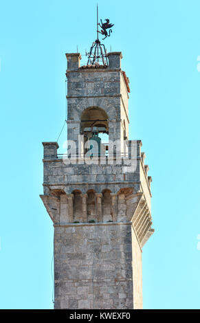 Montepulciano Palazzo Comunale torre, disegnato da Michelozzo,xv secolo. Provincia di Siena, Toscana, Italia. Foto Stock