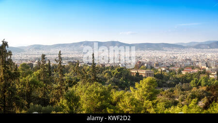 Vista verso Agora dall'Areopago di Atene, Grecia, immagine di panorama. Questa immagine è tonica Foto Stock