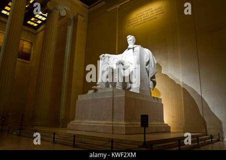 Il Lincoln Memorial è un americano di monumento nazionale costruito per onorare il sedicesimo presidente degli Stati Uniti Abraham Lincoln. Washington DC. Foto Stock