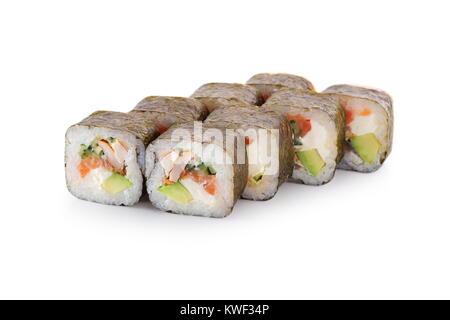 Il sushi con salmone, anguilla affumicata, pollo affumicato, avocado, nori, cetriolo su sfondo bianco Foto Stock