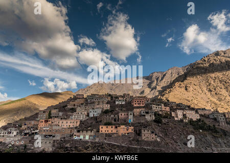 Vista di Aremd, Imili Valley, Marocchina Alto Atlante. Foto Stock