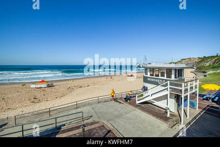 Australia, Nuovo Galles del Sud, Newcastle, Surf Life saving Club a Newcastle Beach Foto Stock