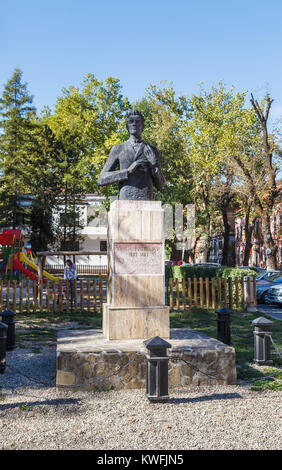 Statua di famosi del XIX secolo compositore rumeno Ciprian Porumbescu, Brasov, una città in Transilvania centrale regione della Romania Foto Stock