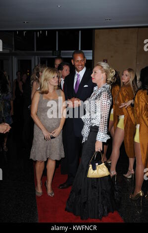 MIAMI BEACH - Gennaio 19, 2008: Alex Rodriguez e la moglie incinta di Cynthia Rodriguez arriva al Ritz Carlton South Beach per assistere al 2008 tutte le Star Gala e parte a vantaggio della famiglia AROD Foundation e Bay Point Scuole on gennaio 19, 2008 a Miami Beach, in Florida. Persone: Alex Rodriguez; Cynthia Rodriguez Foto Stock
