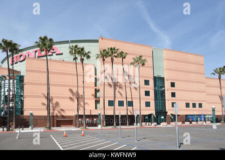 ANAHEIM, CA, 17 marzo 2017: l'Honda Center di Anaheim, in California. L'arena è sede degli Anaheim Ducks della National Hockey League e Los Foto Stock