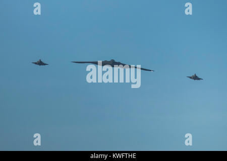 Pasadena, 1 gen: Northrop Grumman B-2 Spirito eseguire al superbo torneo del famoso Rose Parade - America del nuovo anno celebrazione il Jan 1, 20 Foto Stock