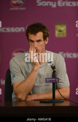 KEY BISCAYNE, FL - MARZO 30: Andy Murray parla ai media nel corso del 2012 Sony Ericsson Open a Crandon Park Tennis Center su Marzo 30, 2012 in Key Biscayne, Florida. Persone: Andy Murray Foto Stock