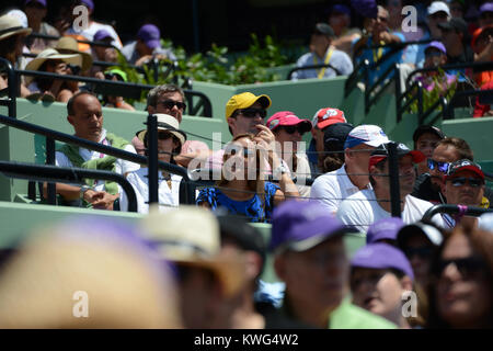 KEY BISCAYNE, FL - 01 aprile: Novak Djokovic di Serbia sconfigge Andy Murray di Gran Bretagna in uomini singoli finale del giorno 14 del Sony Ericsson Open a Crandon Park Tennis Center su Aprile 1, 2012 in Key Biscayne, Florida. Persone: Jelena Ristic Foto Stock