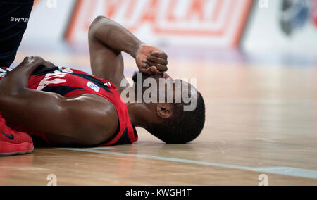 Vitoria, Spagna. 3 gennaio, 2017. Un lettore Baskonia durante la partita di basket della stagione 2017/2018 di spagnolo ACB League 'Endesa' tra Saski Baskonia e Real Madrid Baloncesto a Fernando Buesa Arena Center su Gennaio 3, 2017 a Vitoria, Spagna. Credito: David Gato/Alamy Live News Foto Stock