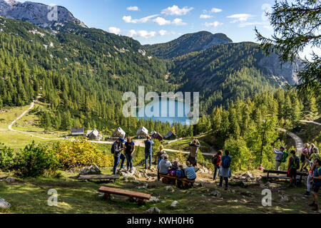 Il Tauplitzalm, pascoli di montagna, altopiano in Stiria, vicino a Bad Mitterndorf, Austria, parte dei morti montagne, escursione lungo il Six-Lakes hikin Foto Stock