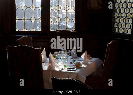 Europa/Francia/Alsace/Bas-Rhin/Strasburgo. La Maison Kammerzell. La Salle.// La Maison Kamerzell, ristorante. La sala da pranzo Foto Stock