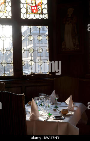 Europa/Francia/Alsace/Bas-Rhin/Strasburgo. La Maison Kammerzell. La Salle.// La Maison Kamerzell, ristorante. La sala da pranzo Foto Stock