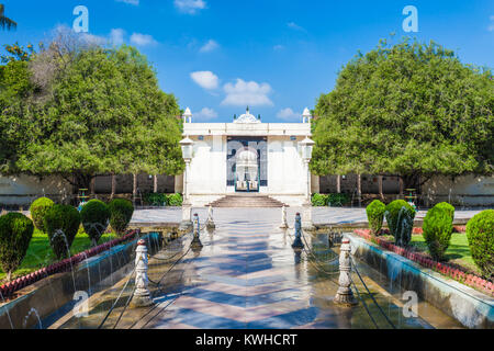 Saheliyon-ki-Bari (Cortile dei Maiden) è un grande giardino in Udaipur, India Foto Stock