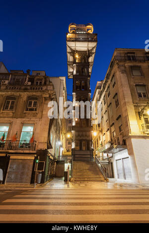 L'Elevador de Santa Justa anche chiamato Carmo Lift è un ascensore a Lisbona Foto Stock