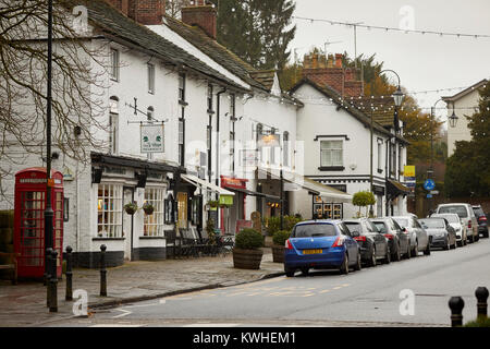 Prestbury village vicino a Macclesfield Cheshire, Inghilterra più ricercati e costosi luoghi da vivere al di fuori di Londra Foto Stock