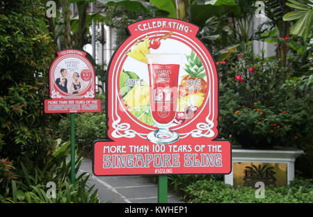 Il Raffles Hotel famoso per un Singapore Sling Foto Stock