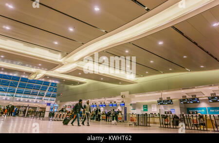 Airport Terminal check-in zona, Lester Pearson di Toronto Foto Stock