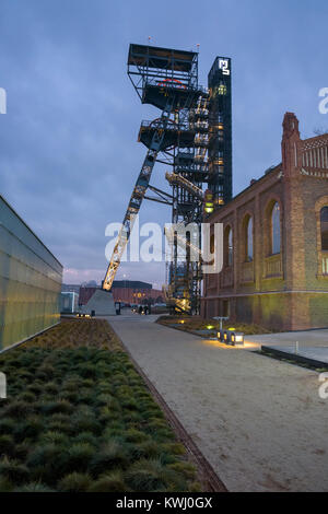 Katowice, Polonia - 2 Gennaio 2018: gli edifici dell'ex miniera di carbone di Katowice trasformato nella sede del Museo di Slesia Foto Stock