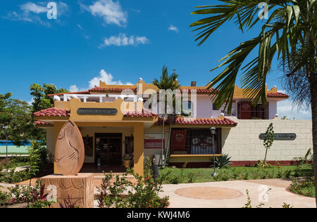 Negozio di tabacco con tutti i marchi di marche di tabacco a Varadero Cuba - Serie Cuba Reportage Foto Stock