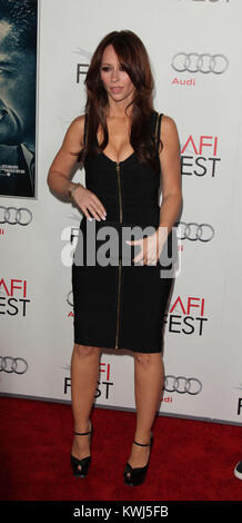 HOLLYWOOD, CA - 03 novembre: Jennifer Love Hewitt assiste AFI Fest 2011 apertura notturna di Gala Premiere mondiale di "J. Edgar a Grauman del teatro cinese il 3 novembre 2011 a Hollywood, in California. Persone: Jennifer Love Hewitt Foto Stock