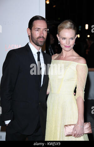 LOS ANGELES, CA - novembre 05: Kate Bosworth Michael polacco assiste LACMA l arte della pellicola e di Gala in onore di Clint Eastwood e John Baldessari presentata da Gucci a LACMA il 5 novembre 2011 a Los Angeles, California. Persone: Kate Bosworth Michael polacco Foto Stock