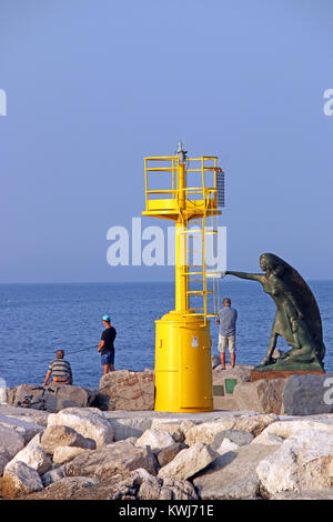 Faro e il monumento donna Rimini Italia Foto Stock