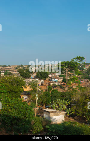 Piccola cittadina di Senya Beraku, Gold Coast, Regione centrale, Ghana, Africa Foto Stock