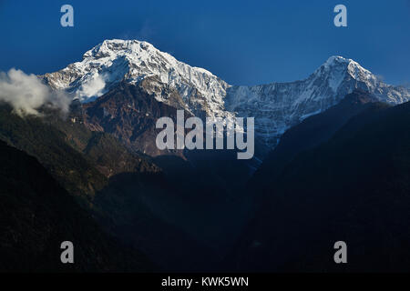 Annapurna sud (Dakshin) e Hiunchuli, Annapurna massif, Nepal Foto Stock