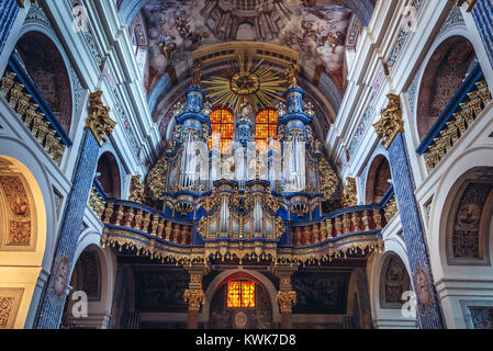 Organo a canne nella Basilica della Visitazione della Beata Vergine Maria a Swieta Lipka villaggio nella contea di Ketrzyn, Warmian-Masurian voivodato di Polonia Foto Stock